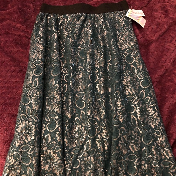 Brand new LuLaRoe Lucy skirt - Picture 1 of 3